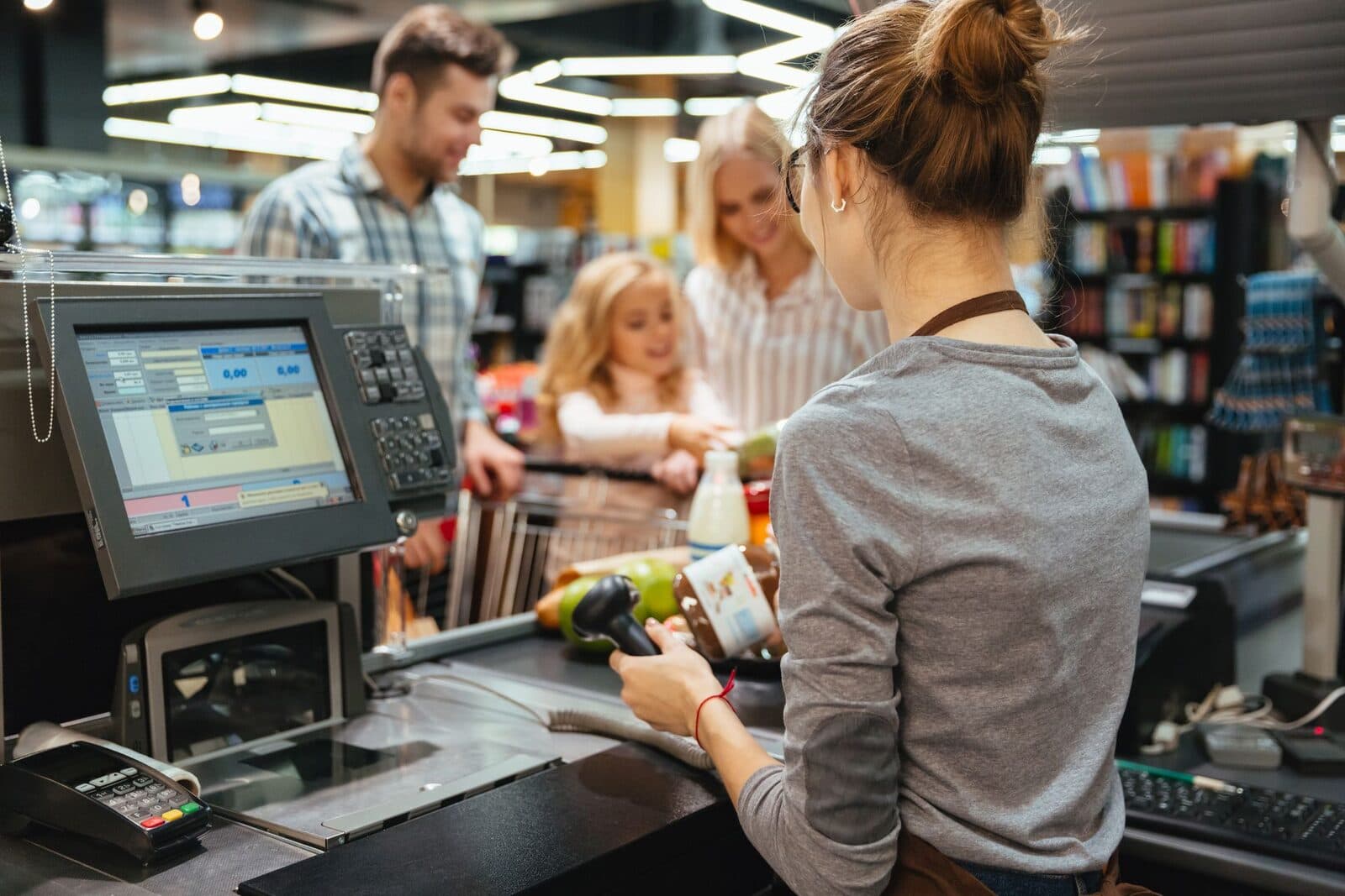 Retail & E-commerce
